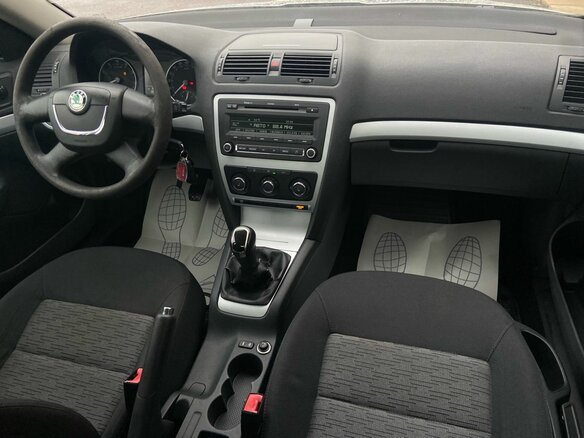 2011 Skoda Octavia II (A5) Рестайлинг, серый, 536000 рублей - вид 6
