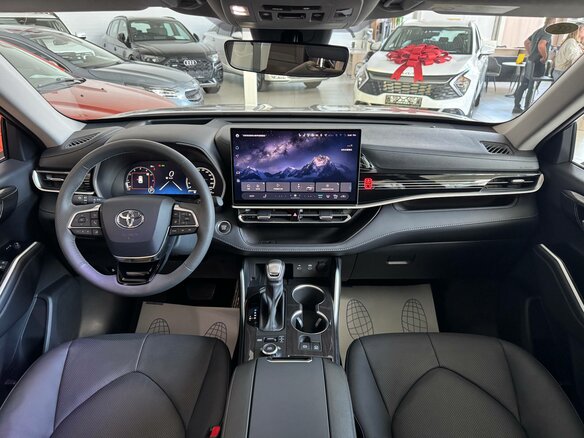 2026 Toyota Highlander IV (XU70), серебристый, 5090000 рублей - вид 12