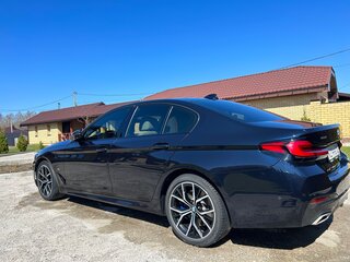 2020 BMW 5 серии 530d xDrive VII (G30/G31/G38) Рестайлинг, чёрный, 5500000 рублей, вид 3