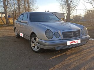 1996 Mercedes-Benz E-Класс 220 II (W210, S210), серый, 330000 рублей, вид 1