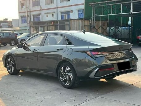 2023 Hyundai Elantra VII (CN7) Рестайлинг, серый, 1750000 рублей, вид 4