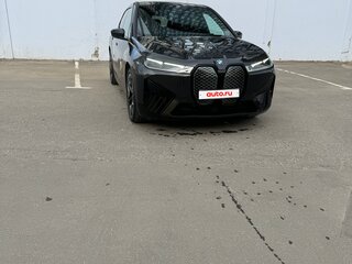 2023 BMW iX xDrive50 I (I20), серый, 8500000 рублей, вид 2