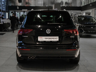 2020 Volkswagen Tiguan II, чёрный, 2698000 рублей, вид 5
