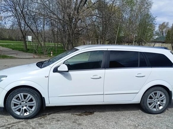 2011 Opel Astra H Рестайлинг, белый, 670000 рублей - вид 6