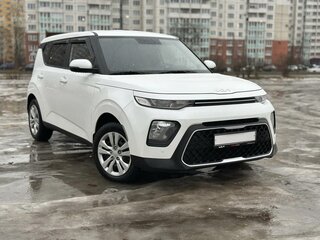 2021 Kia Soul III, белый, 2000000 рублей, вид 3