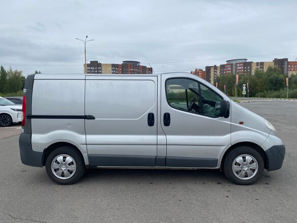 2006 Opel Vivaro, серебристый, 880000 рублей - вид 2