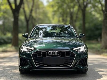 2023 Audi A3 Sportback 35 TFSI IV (8Y), зелёный, 2100000 рублей, вид 2