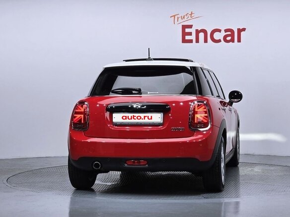 2020 Mini Cabrio Cooper III Рестайлинг, пурпурный, 1900000 рублей - вид 3