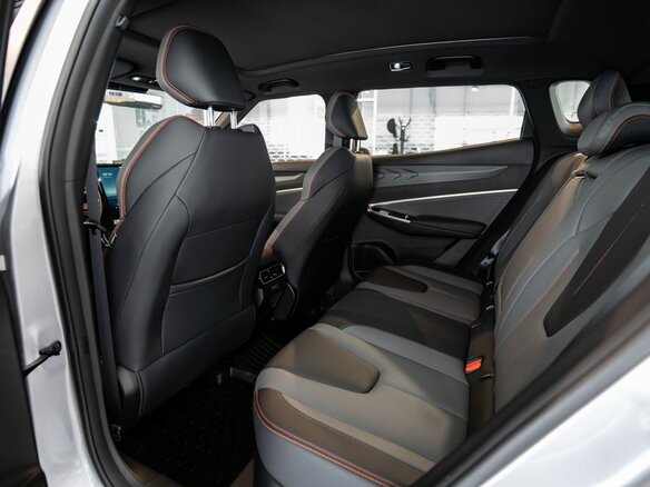 2026 Geely Cityray, серебристый, 3204990 рублей - вид 12