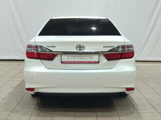 2015 Toyota Camry VII (XV50) Рестайлинг, белый, 1800000 рублей, вид 5