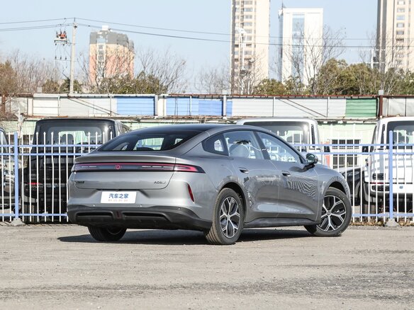 2026 Changan Qiyuan A06 28.39 kWh, серебристый, 2590000 рублей - вид 5