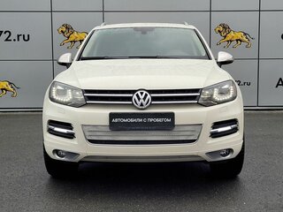 2011 Volkswagen Touareg II, белый, 2300000 рублей, вид 2