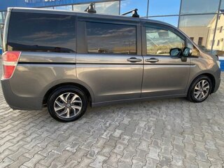 2013 Honda Stepwgn IV Рестайлинг, серый, 1290000 рублей, вид 3