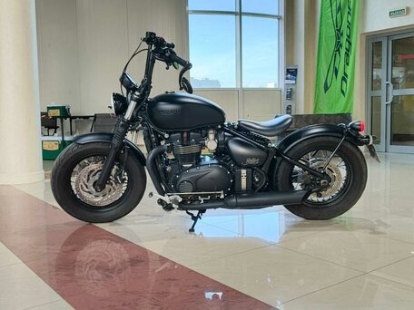 2020 Triumph Bonneville Bobber, чёрный, 1800000 рублей, вид 2