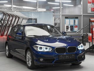 2017 BMW 1 серии 118i II (F20/F21) Рестайлинг, синий, 1399000 рублей, вид 3