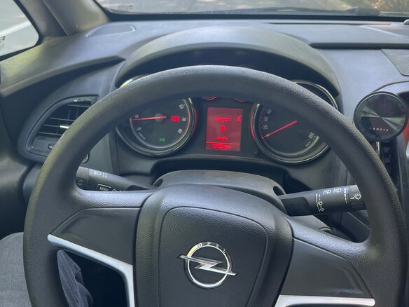 2013 Opel Astra J Рестайлинг, чёрный, 650000 рублей - вид 17