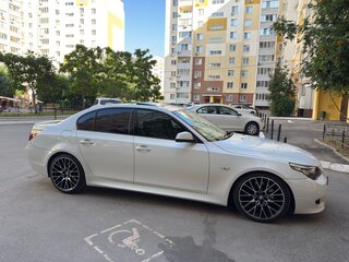 2009 BMW 5 серии 520d V (E60/E61) Рестайлинг, белый, 1490000 рублей, вид 5