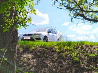 2010 Ford Focus II Рестайлинг, серебристый, 680000 рублей, вид 1