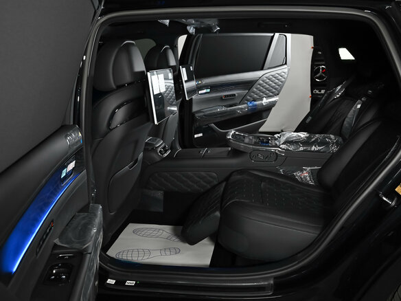 2026 Genesis G90 Limousine II, чёрный, 24500000 рублей - вид 17