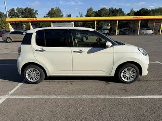 2016 Toyota Passo III, белый, 920000 рублей, вид 4