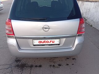 2011 Opel Zafira B Рестайлинг, серебристый, 600000 рублей, вид 3