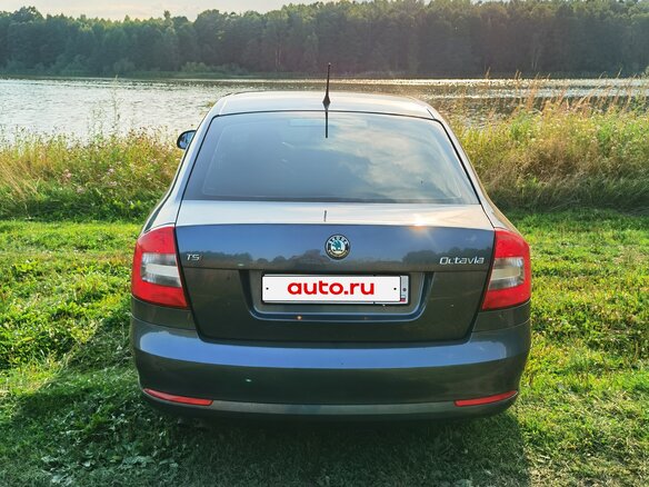 2013 Skoda Octavia II (A5) Рестайлинг, серый, 1000000 рублей - вид 4