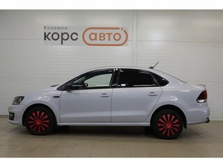 2018 Volkswagen Polo V Рестайлинг, белый, 876300 рублей, вид 2