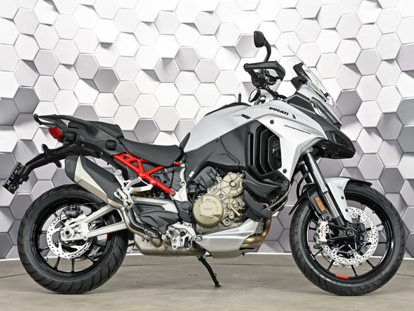 2023 Ducati Multistrada V4, белый, 2399000 рублей - вид 2