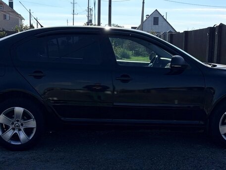 2010 Skoda Octavia II (A5) Рестайлинг, чёрный, 450000 рублей, вид 4