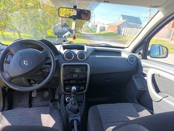 2014 Renault Duster I, бежевый, 880000 рублей - вид 2