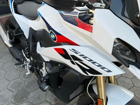 2025 BMW S 1000 XR, белый, 3170000 рублей, вид 5