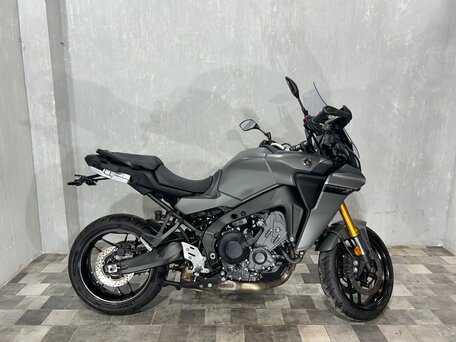 2022 Yamaha MT-09 Tracer (FJ-09), серый, 1277000 рублей, вид 1