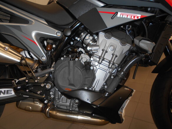 2018 KTM 790 Duke, серый - вид 13