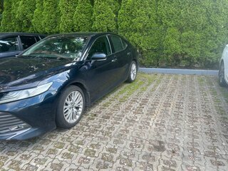2020 Toyota Camry VIII (XV70), синий, 3500000 рублей, вид 3