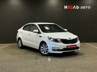 2016 Kia Rio III Рестайлинг, белый, 1100000 рублей, вид 3