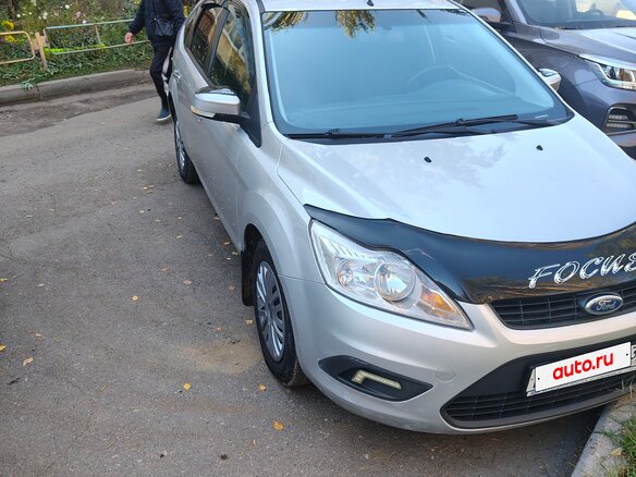 2010 Ford Focus II Рестайлинг, серебристый, 340000 рублей - вид 1