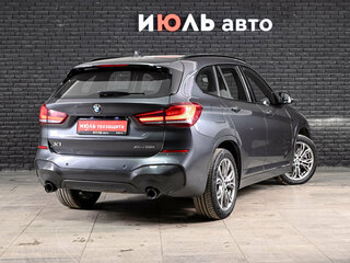 2021 BMW X1 20i xDrive II (F48) Рестайлинг, чёрный, 3350000 рублей, вид 4