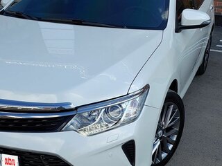 2017 Toyota Camry VII (XV50) Рестайлинг, белый, 2350000 рублей, вид 2