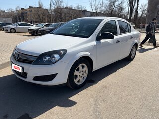 2010 Opel Astra H Рестайлинг, белый, 640000 рублей, вид 1
