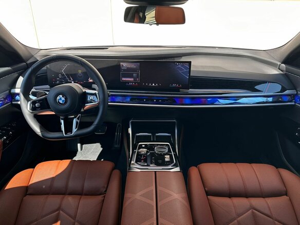 2025 BMW 7 серии 740i xDrive VII (G70), серый, 15190000 рублей - вид 11