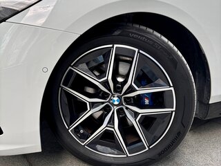 2024 BMW 5 серии 520i VIII (G60/G61/G68), белый, 6710000 рублей, вид 4