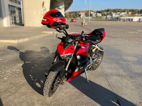 2022 Ducati Streetfighter V2, красный, 1000000 рублей, вид 2