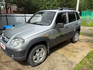 2010 Chevrolet Niva I Рестайлинг, серебристый, 465000 рублей, вид 2