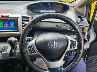 2014 Honda Freed Spike I Рестайлинг, серебристый, 980000 рублей, вид 5