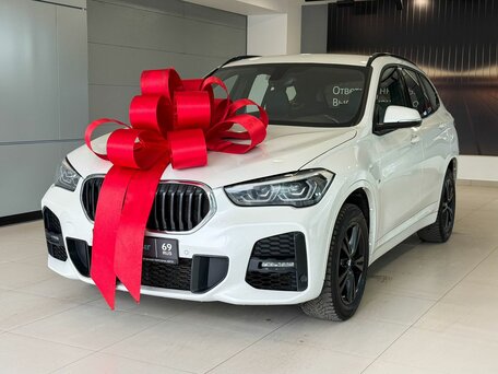 2020 BMW X1 20i xDrive II (F48) Рестайлинг, белый, 2635000 рублей, вид 1