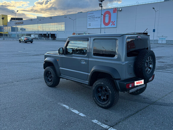 2020 Suzuki Jimny IV, серый, 2600000 рублей - вид 5