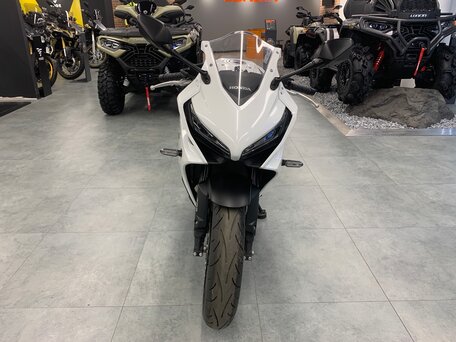 2022 Honda CBR 650R, белый, 1080000 рублей, вид 4