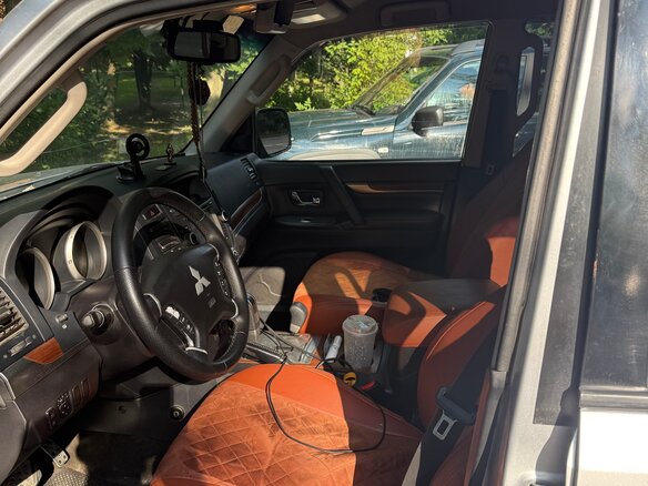 2007 Mitsubishi Pajero IV, серый, 800000 рублей - вид 3