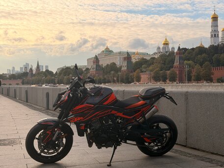2024 KTM 990 Duke, чёрный, 1230000 рублей, вид 3