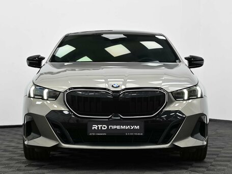 2024 BMW 5 серии 520d xDrive VIII (G60/G61/G68), серый, 7990000 рублей, вид 5